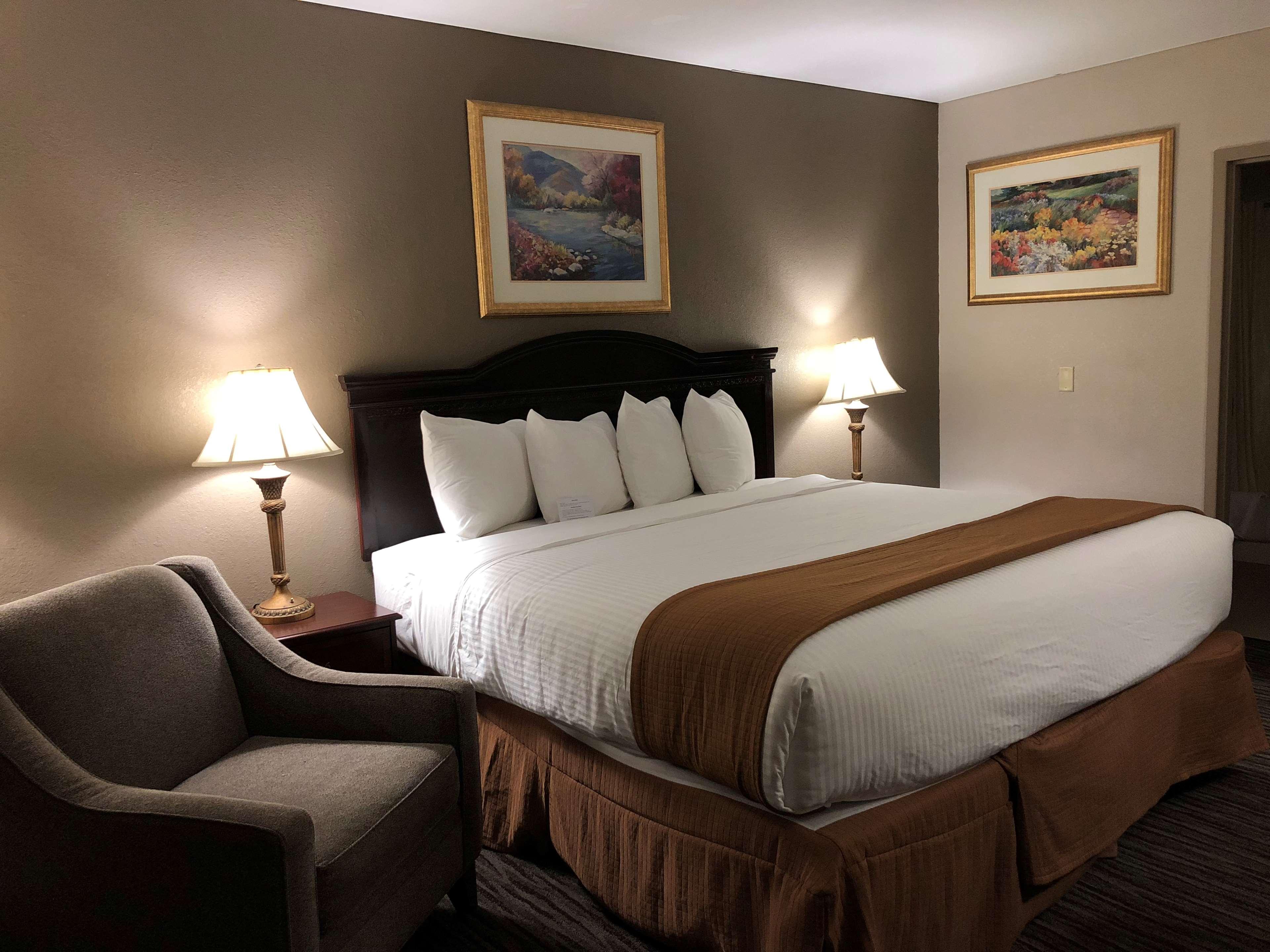 יוטיקה Best Western Gateway Adirondack Inn מראה חיצוני תמונה
