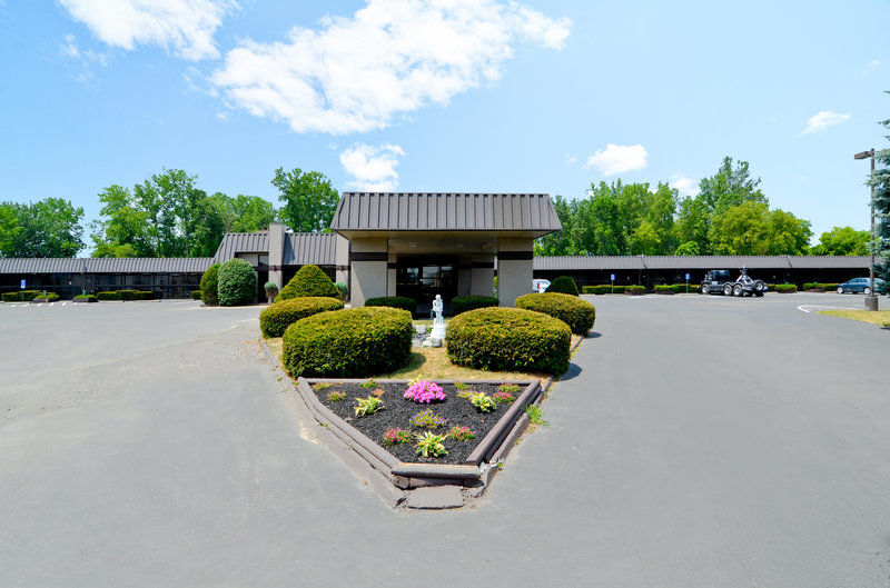 יוטיקה Best Western Gateway Adirondack Inn מראה חיצוני תמונה