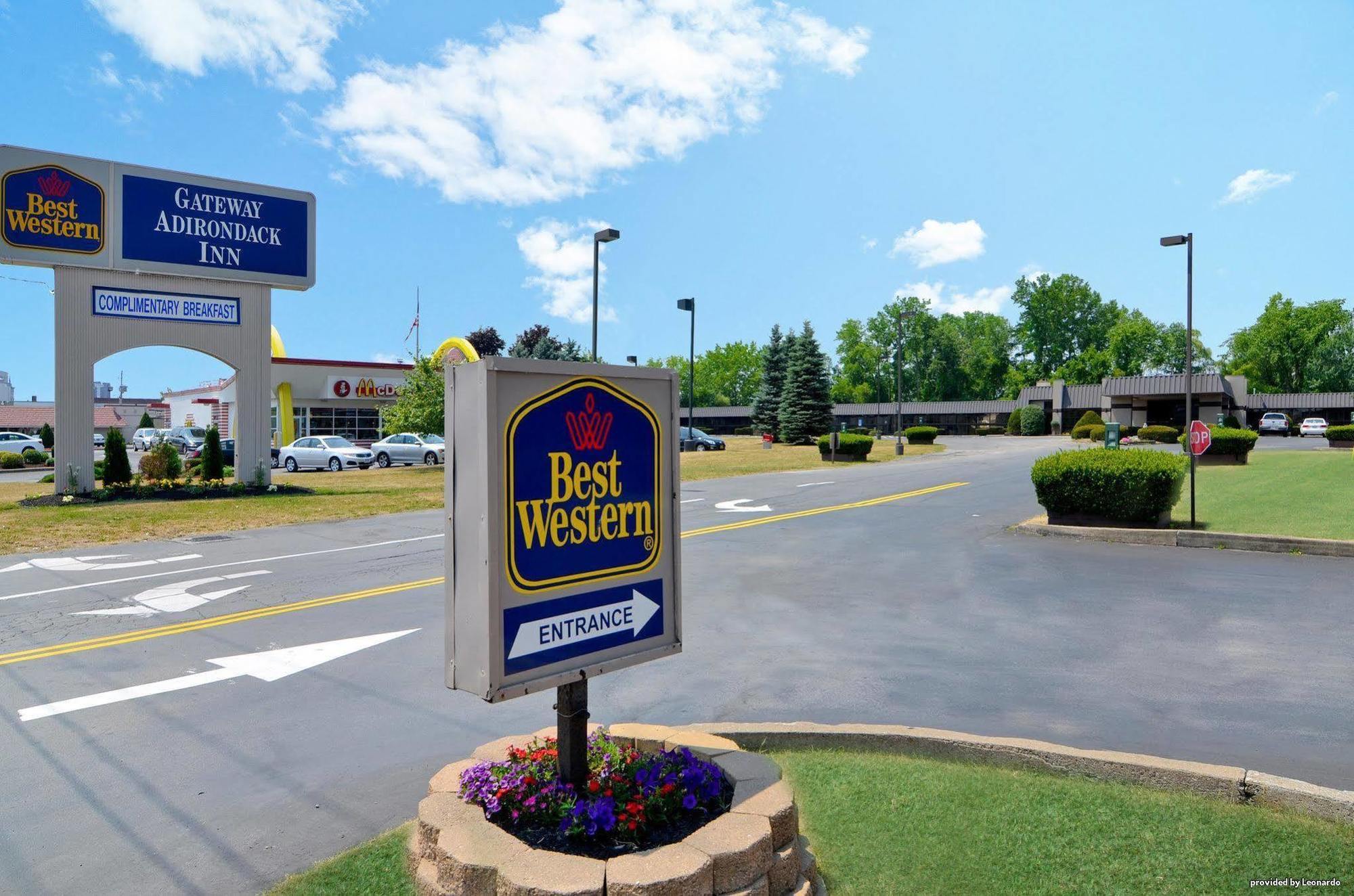 יוטיקה Best Western Gateway Adirondack Inn מראה חיצוני תמונה