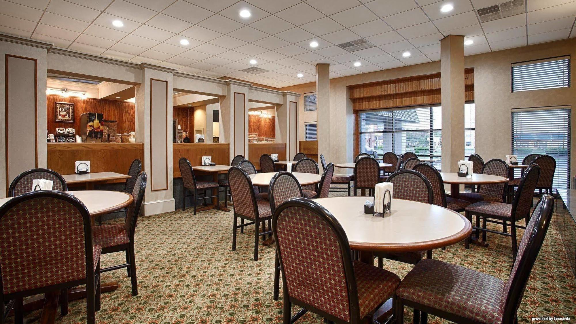 יוטיקה Best Western Gateway Adirondack Inn מראה חיצוני תמונה