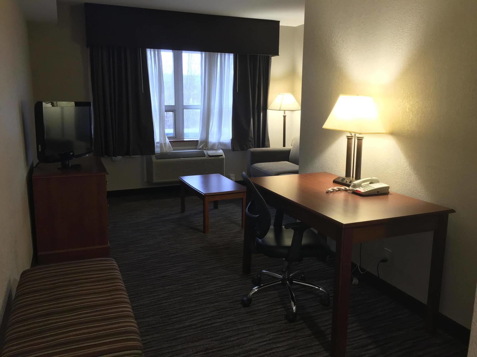יוטיקה Best Western Gateway Adirondack Inn מראה חיצוני תמונה