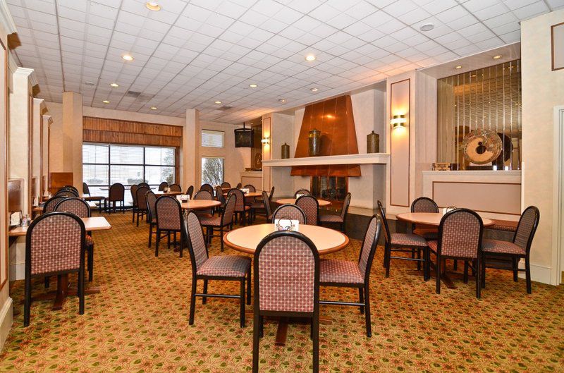 יוטיקה Best Western Gateway Adirondack Inn מסעדה תמונה